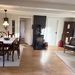 Private Pearl In Downtown Сasa de vacaciones Røros